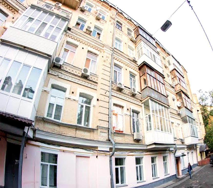 Status Guesthouse Kiev Bagian luar foto